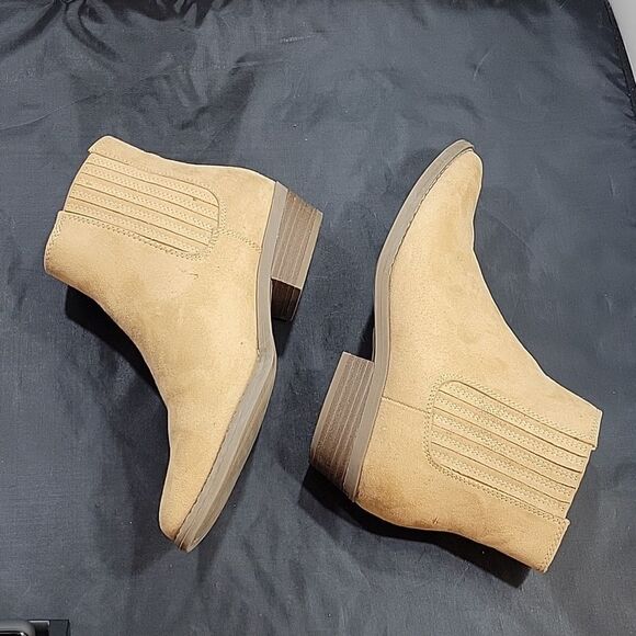 UNIVERSAL THREAD POINTED TOE LOW BLOCK HEEL ANKLE BOOTIE - Picture 10 of 16